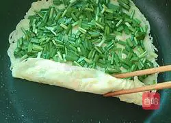 Illustration of how to make chive burritos 9