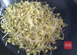 Illustration of how to make noodles with flour paste 8