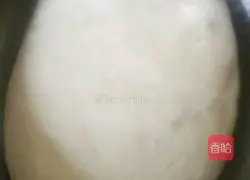 Illustration of how to make celery and pork dumplings 3