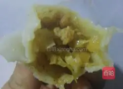 Illustration of how to bake dumplings with pickled cabbage and oil 8