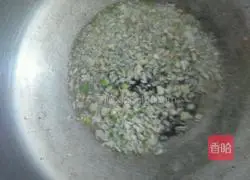 Illustration of how to make celery buns 5