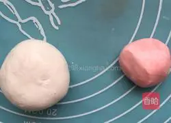 Illustration of how to make cute pink and tender cat claw glutinous rice balls 2