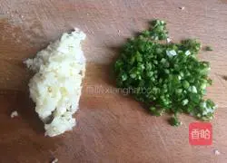 Illustration of how to make garlic steamed buns 2