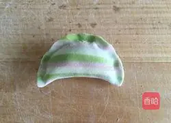 Illustration of how to make striped lace dumplings 18