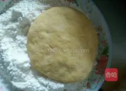 Illustration of Homemade Fermented Pumpkin Pie (Red Bean Filling) 12