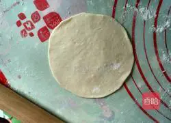 Cabbage, carrot and meat filling Illustration of how to make steamed buns 11