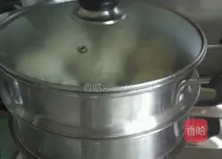 Illustration of how to make celery and pork buns 9