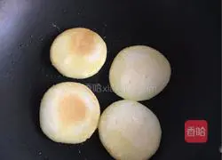 Illustration of how to make sugar pancakes 4