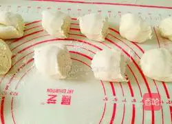 Illustration of how to make sauced pork buns 7