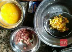 Illustration of how to make butter and egg fried rice 1