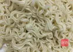 Soy Sauce Fried Noodles Recipe Illustration 5