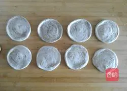 Illustration of how to make crispy pancakes 10