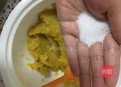 Illustration of how to make sweet potato and bean paste dumplings 2