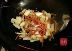 Illustration of how to make vegetarian fried noodles 7