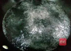 Illustration of how to make wontons 17