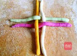 Illustration of how to make colorful hydrangea steamed buns 7