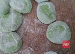 Illustration of how to make colorful dumplings 4