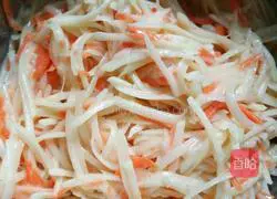 Potato Red Illustration of how to make shredded radish pancakes 2