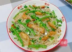 Illustration of how to make shredded pork, beans and fried rice noodles 18