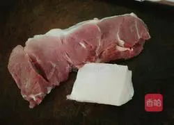 Illustration of how to make water chestnut, carrot, cabbage and meatloaf soup 1