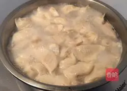 Illustration of how to make celery and mutton dumplings 10