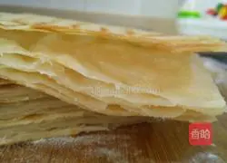 Illustration of how to make large green onion pancake 14