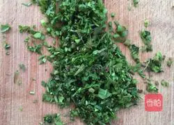 Illustration of how to make Chinese toon omelette 3