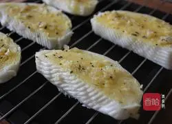 Illustration of how to make grilled steamed buns 6