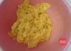 Illustration of how to make fried noodles with double pepper and egg 5
