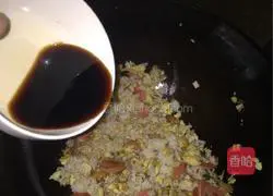 Illustration of how to make ham fried rice 7