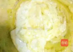 Illustration of how to make egg patties 1