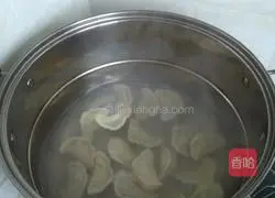 Illustration of making dumplings stuffed with chives 12