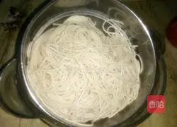 Illustration of how to make tomato and egg fried noodles 5