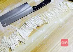 Illustration of how to make handmade noodles 8