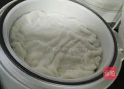 Illustration of how to make black rice noodles steamed buns 12