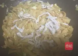 Cabbage Fried Noodles Recipe Illustration 15
