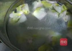 Illustration of how to make small wontons 9