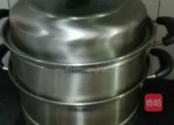 Illustration of how to make three fresh buns 15