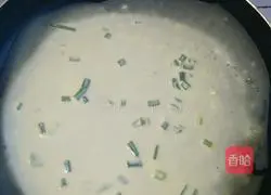 Illustration of how to make fried green onion cake 4