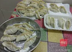 Illustration of how to make tomato and beef dumplings 9