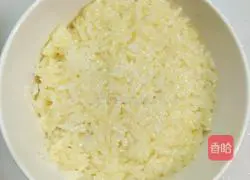 Illustration of how to make tea-flavored fried rice 3