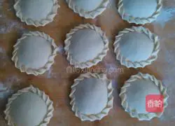 Illustration of how to make sunflower dumplings 7