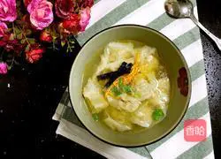 Illustration of how to make fresh meat wontons 12