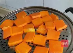 Illustration of how to make small gourd pumpkin steamed buns 3