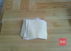 Illustration of how to make seafood wontons 7