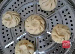 Illustration of how to make steamed stuffed buns with mushroom and tofu stuffing 13