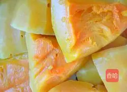 Illustration of how to make pumpkin steamed buns 1