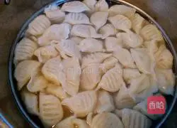  Illustration of how to make beef and radish stuffed dumplings 14