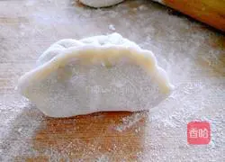 Illustration of how to make vegetarian three fresh dumplings 10