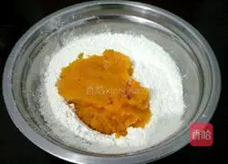 Golden Pumpkin Dumplings Recipe Illustration 4